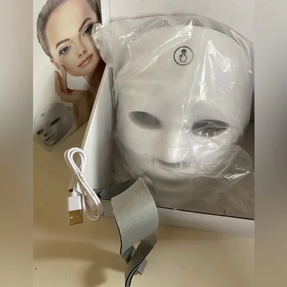 LED Light Therapy Mask - Picture 3 of 15